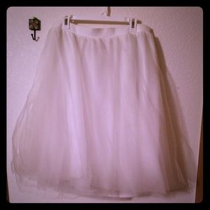 Charlotte Russe Ivory tulle skirt size 2X